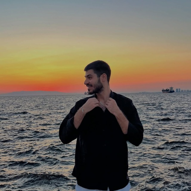 Алишер Бикбаев